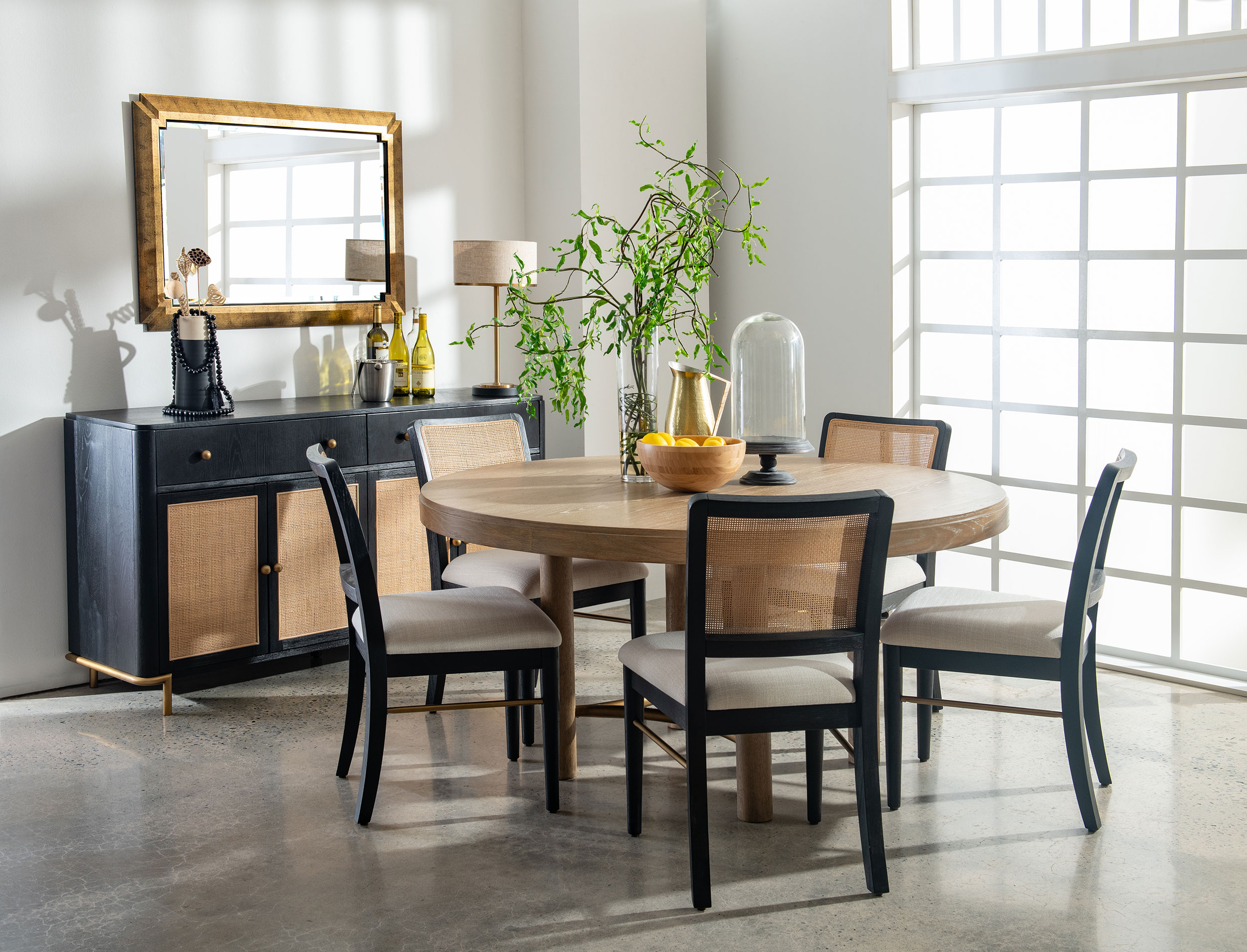 Arini DINING TABLE