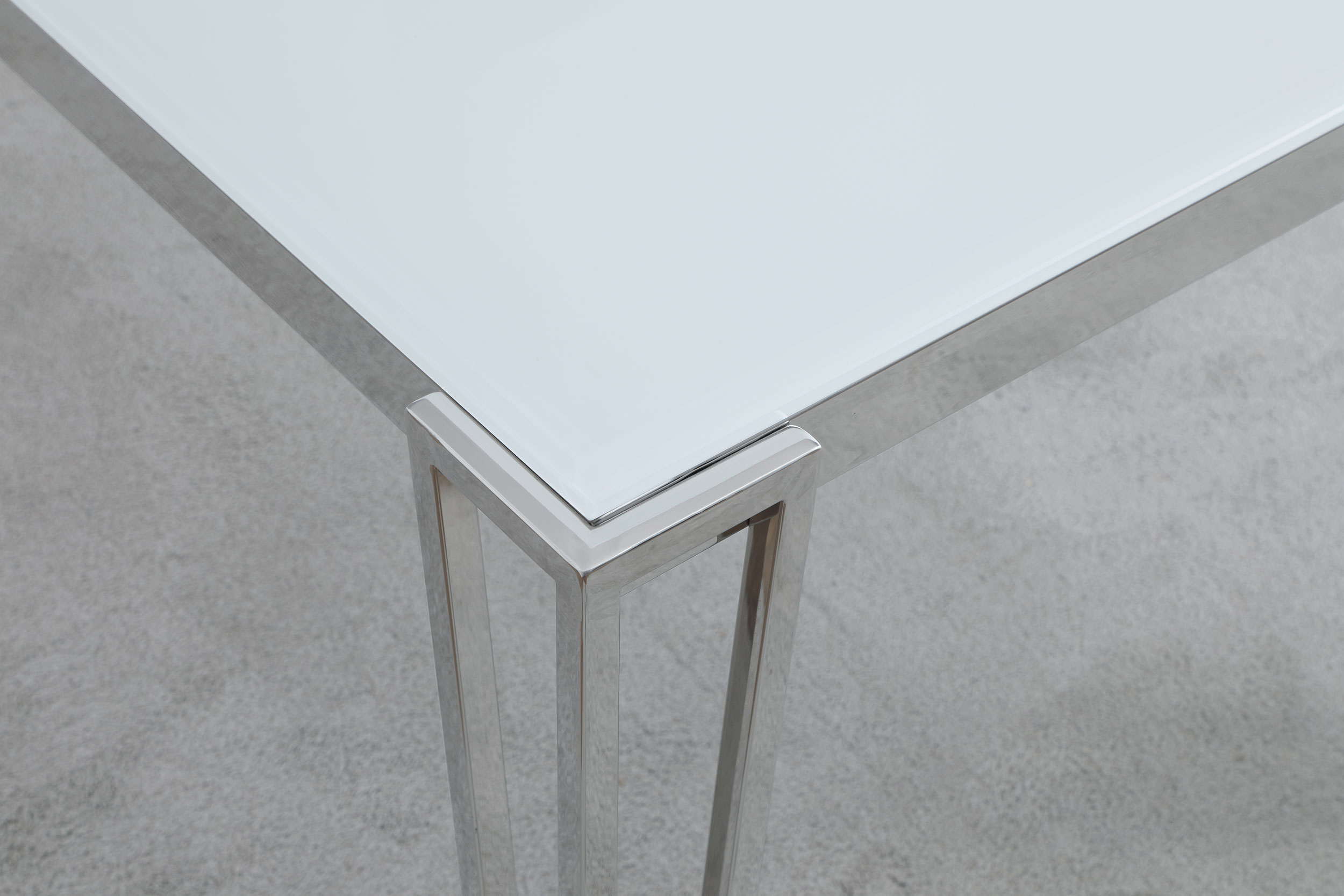 Pauline DINING TABLE